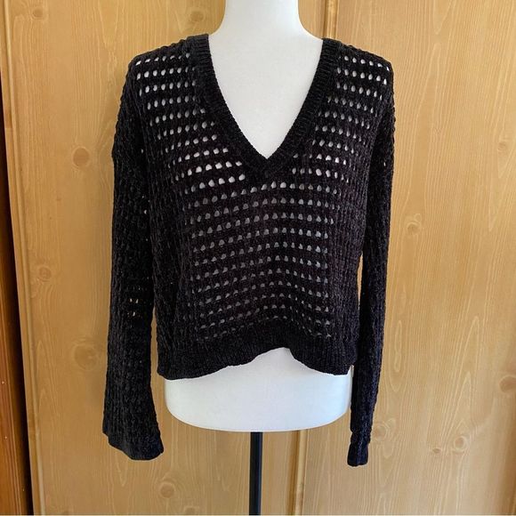 Express • Chenille Chunky Open Knit Vneck Sweater in Black - Picture 2 of 12